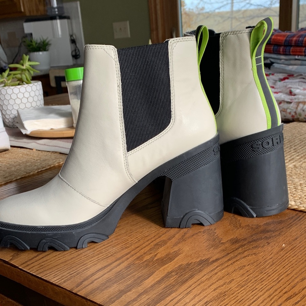 Gola Cream and Black Heeled Boots with Neon Accents